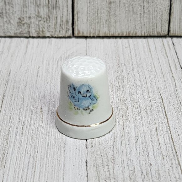 Vintage Porcelain Thimble Bird Design White Collectible 1.5'' Tall - Picture 1 of 5